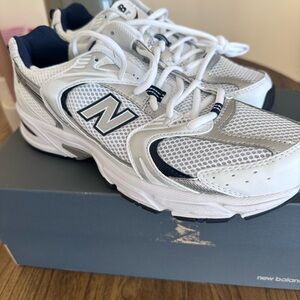 New Balance 530 Men’s White and Navy Sneakers